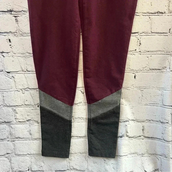 Aerie Chill Play Move Burgundy Grey Leggings Size Small‎ New with Tags - Picture 4 of 7